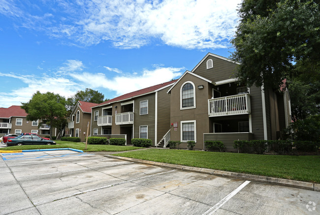 Building Photo - St. James Crossing Rental