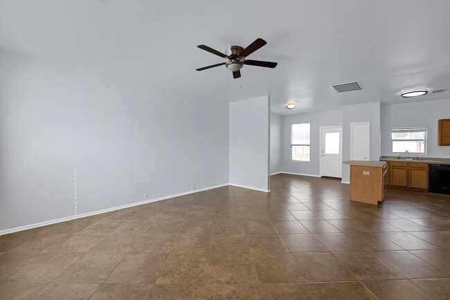 Photo - 6011 Midcrown Dr E