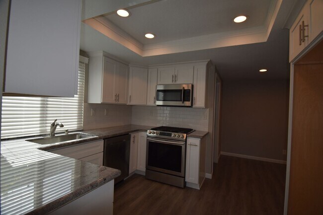 Photo - 301 Willowwood Ct
