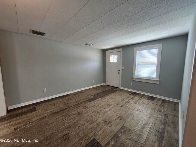 Photo - 126 Phoenetia Dr