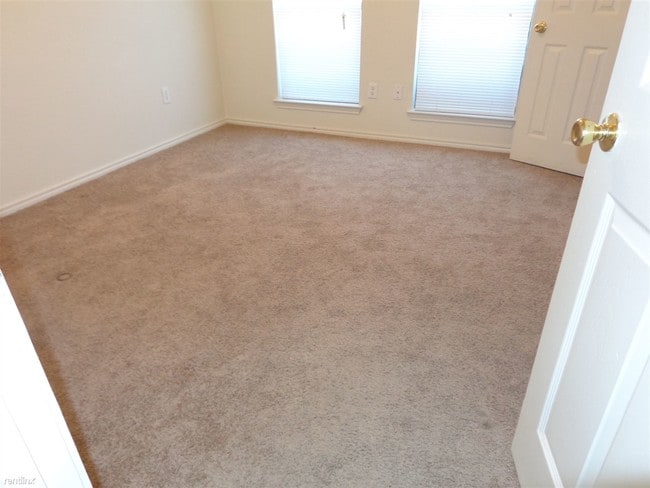 Photo - 1005 N Austin St