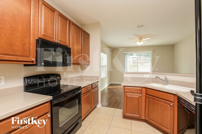 Photo - 965 Marietta Ln