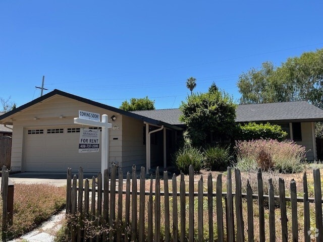 Building Photo - 712 W Knickerbocker Dr Rental