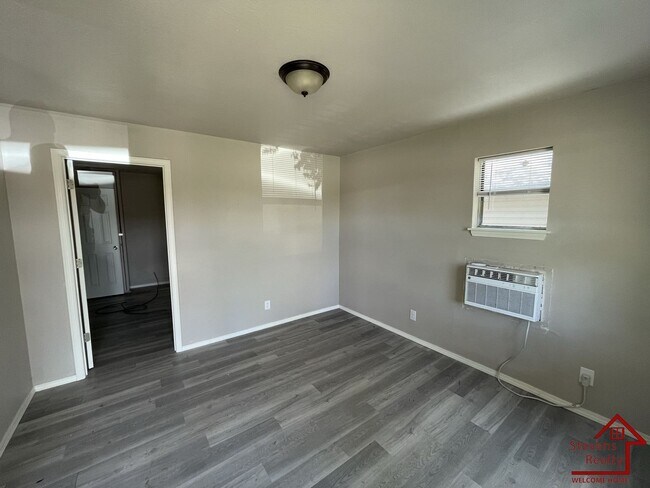 Photo - 1315 SW E Ave