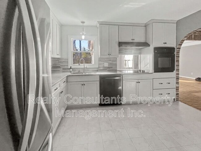 Photo - 3222 S Elm-Eugene St