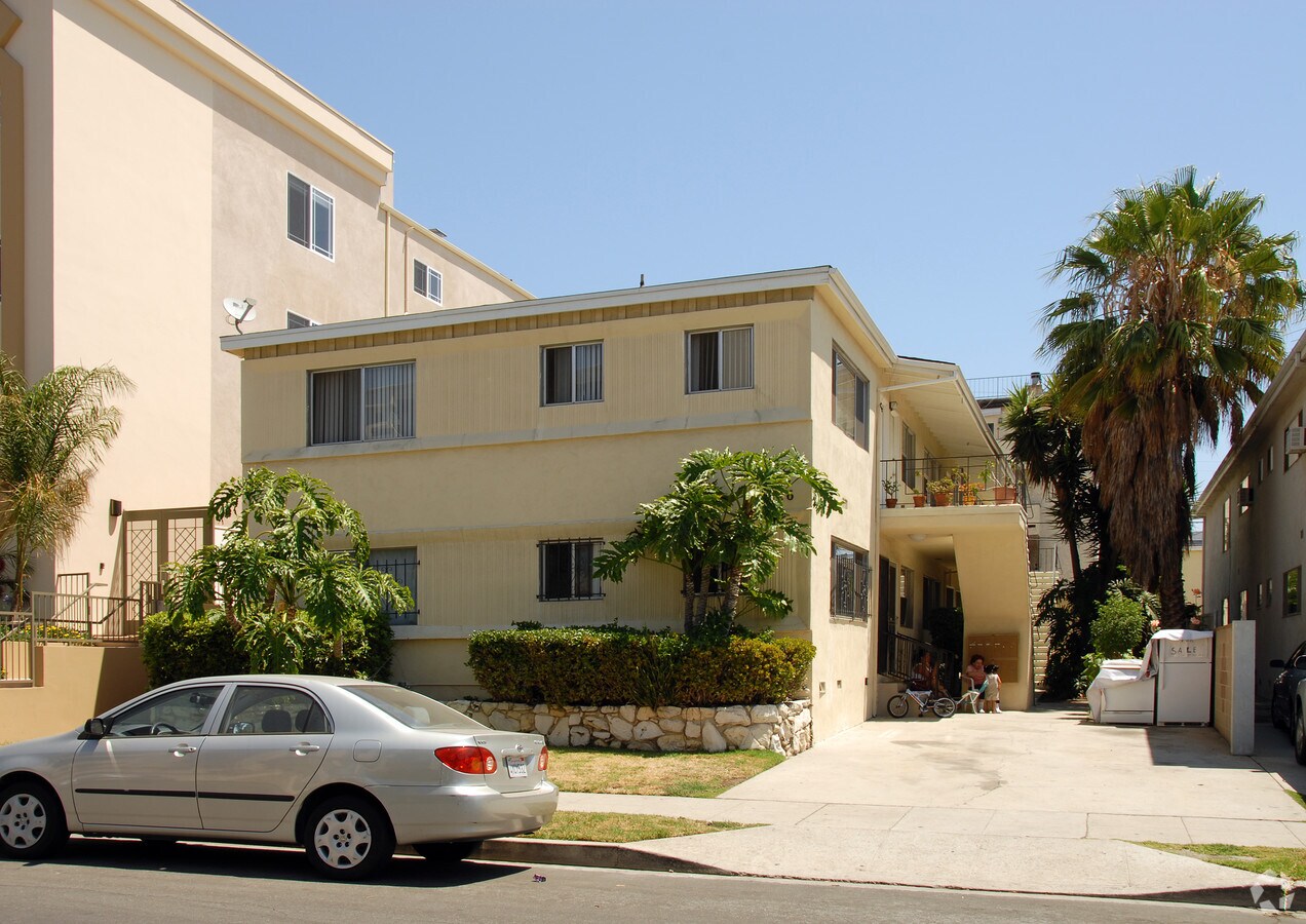 Photo - 1626 Barry Ave