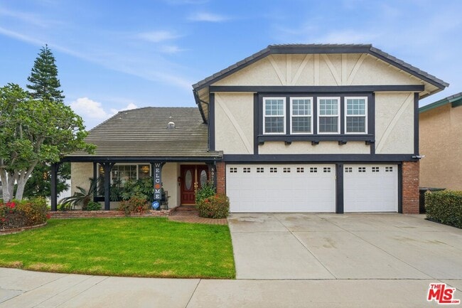 Building Photo - 8972 Sailport Dr
