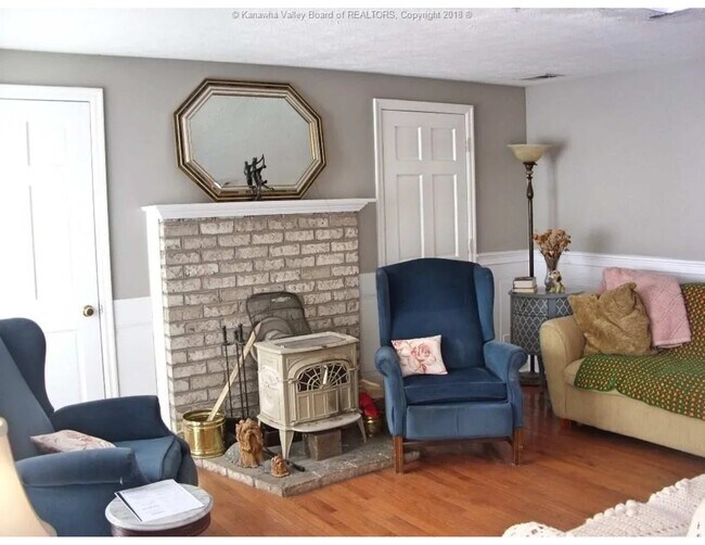 Photo - 6528 Maccorkle Ave SE