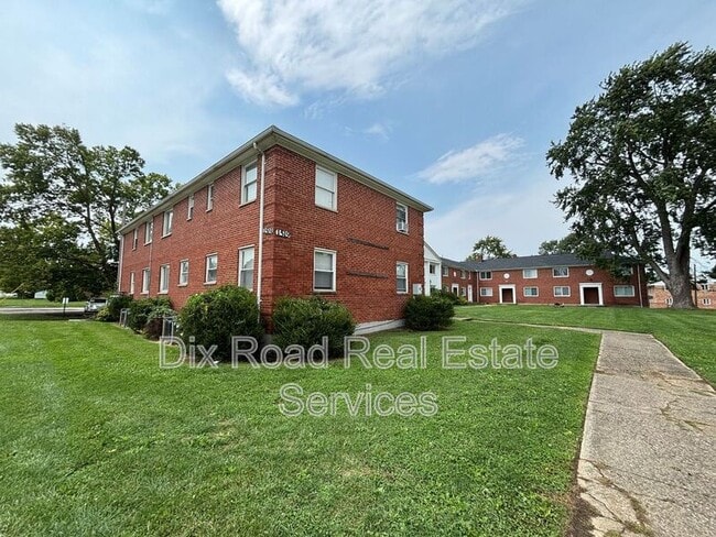 Building Photo - 1519 S Smithville Rd