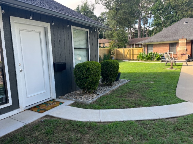 Photo - 10842 Knollwood Dr