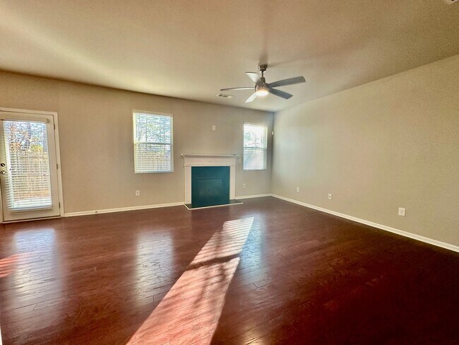 Photo - Hiram Rental