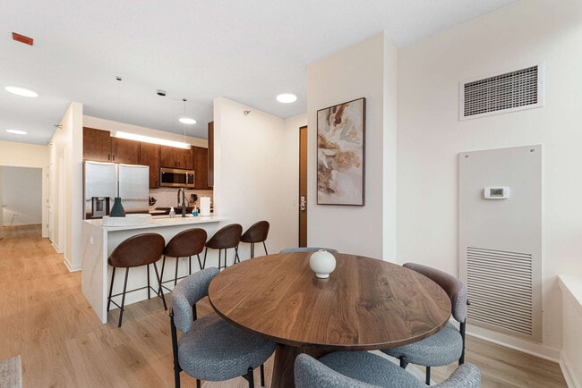 Photo - 716 W Kinzie St Unit FL30-ID1243850P