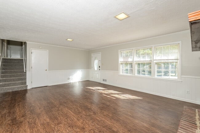 Photo - 2137 Hartridge Dr