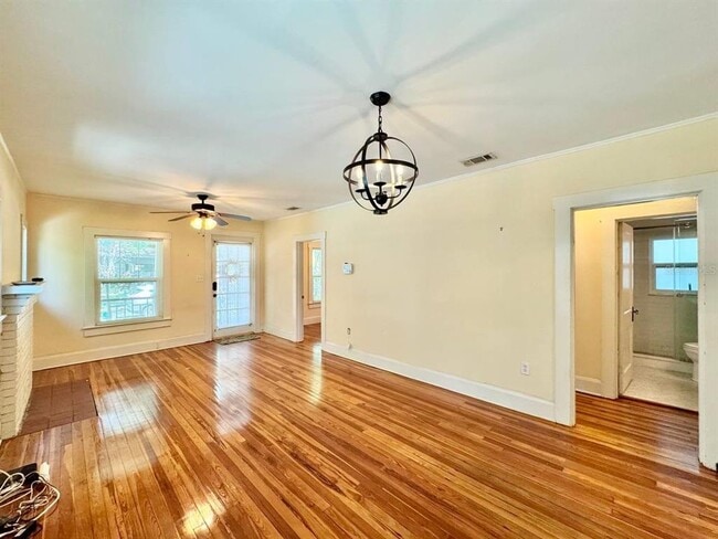 1215 E Mohawk Ave