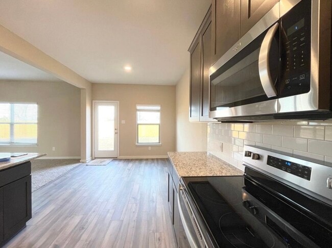Photo - 1702 Sandalwood Way