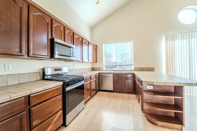 Photo - ? Spacious 4-Bedroom, 2.5-Bathroom Home in...