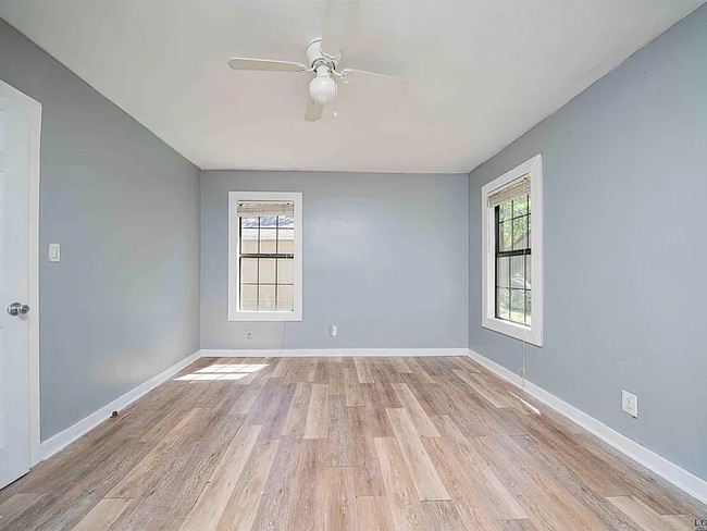 Photo - 115 Yates St