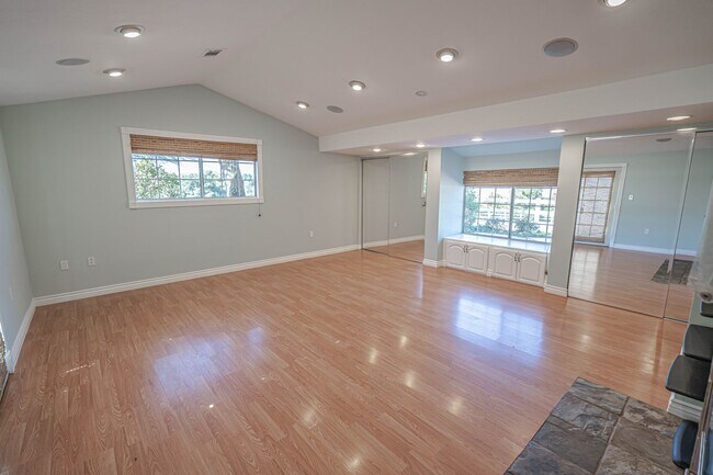 Photo - Stunning 4-Bedroom Pool Home for Rent in S...