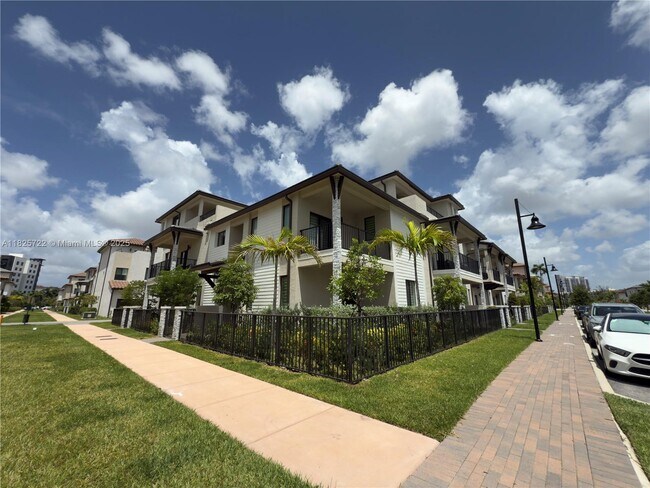 Photo - 8317 NW 45th St Casa Adosada