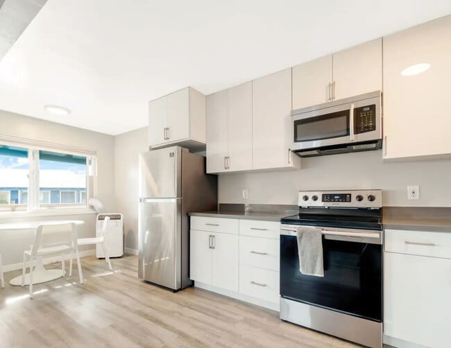 Renovated Kitchen 2 - 186-192 Selwyn Dr Unit 2