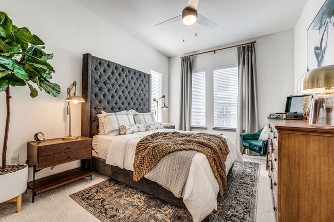 Photo - 2781 N Carroll Ave