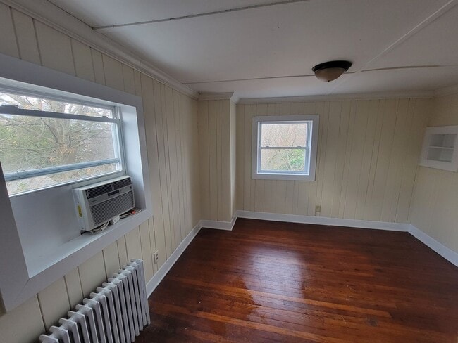 Photo - 409 Scott Ave Unit B