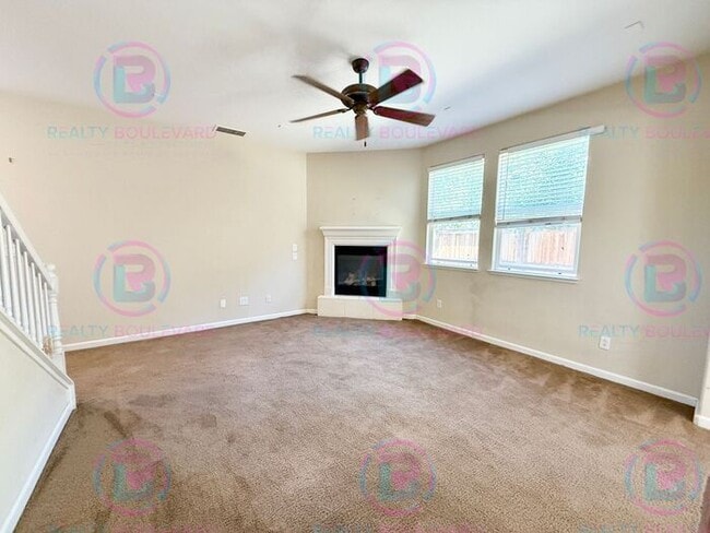 Building Photo - Gorgeous Two Story 3 Bedroom 2.5 Bathroom ... Rental