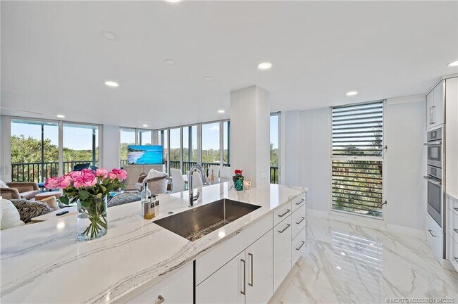 Photo - 669 NE Plantation Rd Unit 201