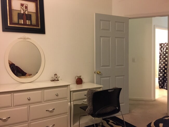 Photo - 2830 Barrymore St