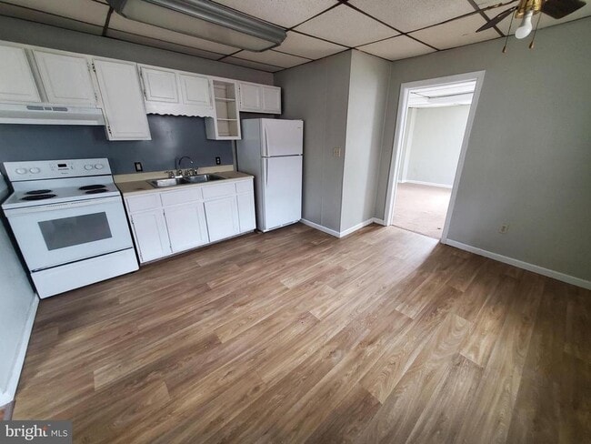 Photo - 127 N 9th St