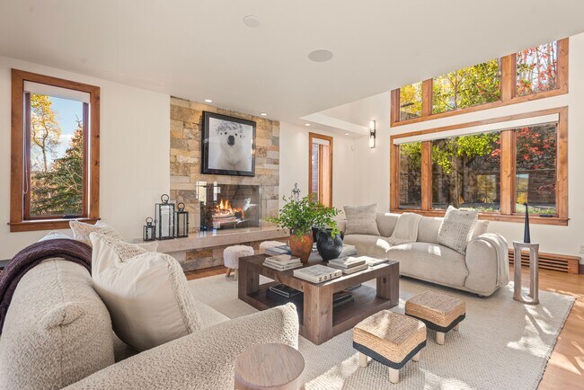 Photo - 71 N Ridge Ln