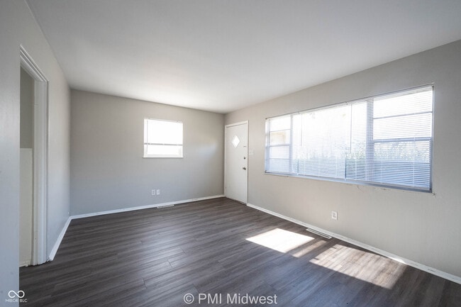 Photo - 5843 Woodside Dr