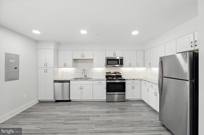 Photo - 19510 Village Walk Unidad 2-205