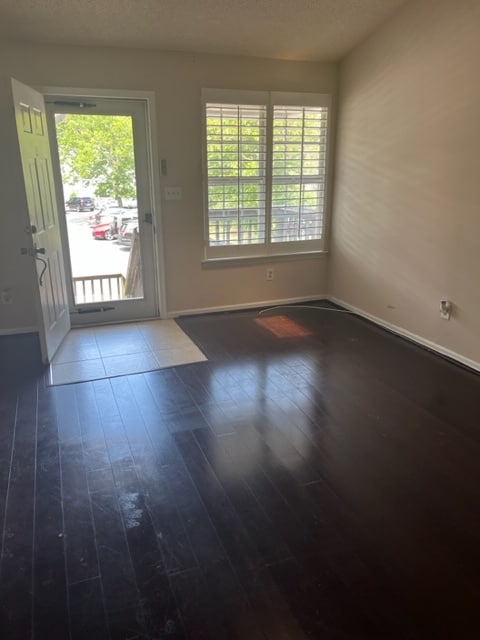 Photo - 18 Lakeside Crescent Unit B