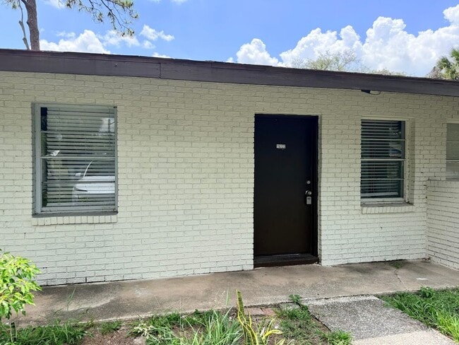 Building Photo - 16210 Wallace St Unit #7