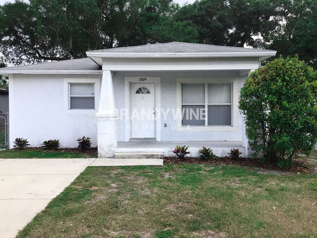 Building Photo - 3209 E 33rd Ave Rental
