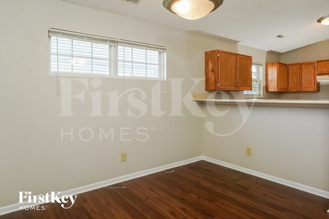 Photo - 1880 Long Lake Dr