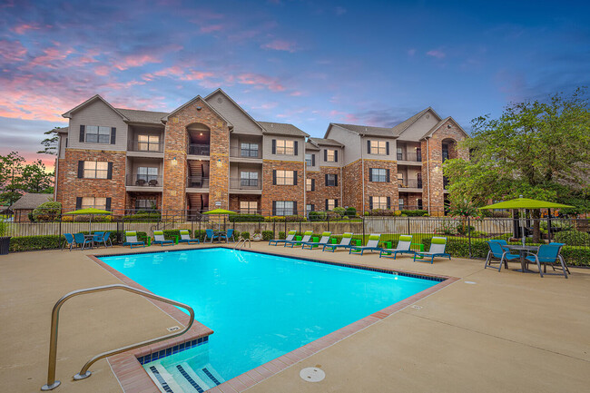 Piscina de Highland Pointe de Maumelle - Highland Pointe Apartments of Maumelle