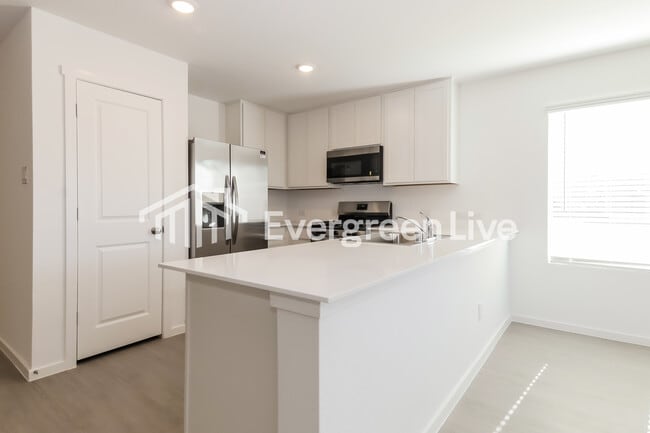 Photo - 2028 Derby Ln