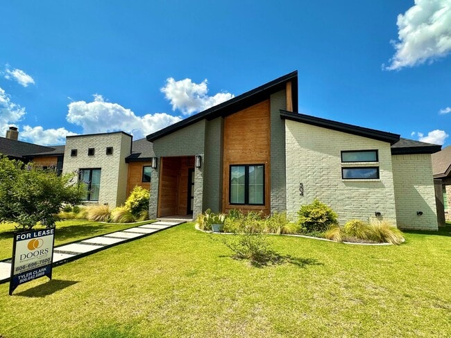 Gorgeous 4/3/2 in Preston Manor! - Gorgeous 4/3/2 in Preston Manor! House