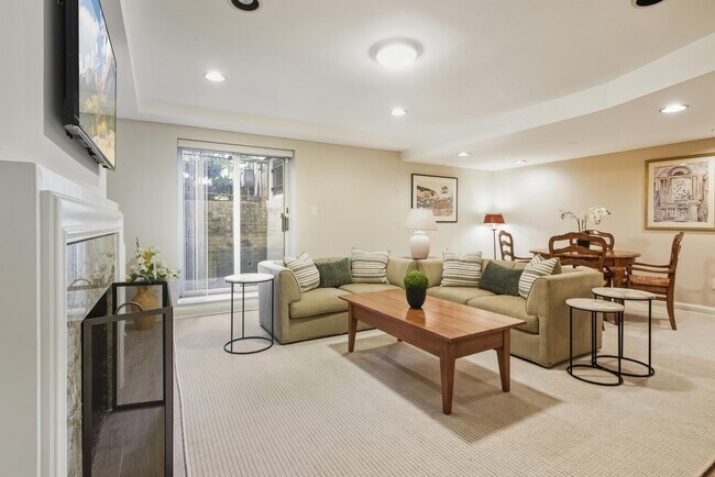 Photo - 2619 Woodley Pl NW