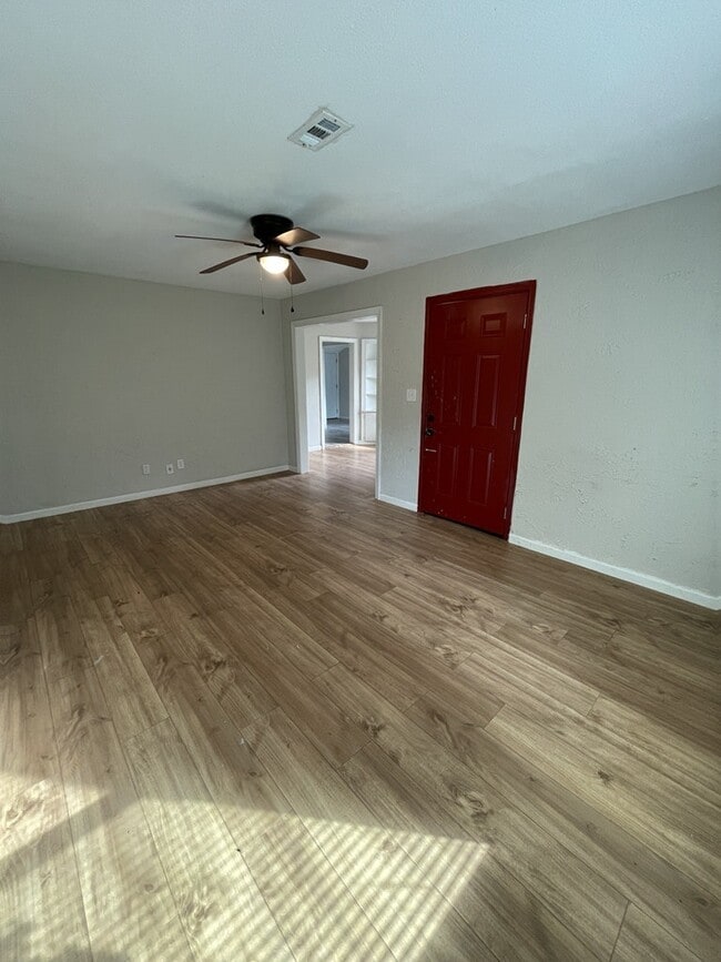 Photo - 732 Cedarhurst Rd