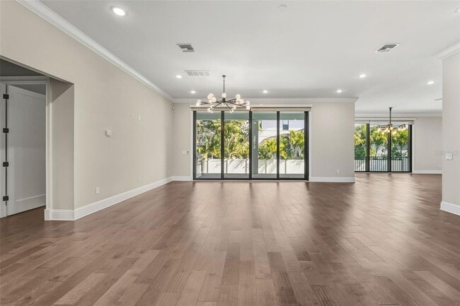 Photo - 481 W Davis Blvd