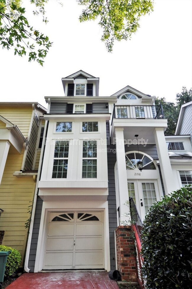 Photo - 2198 Goodwood Blvd SE