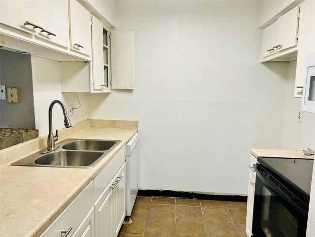 2800 Jeanetta St Unit 1702