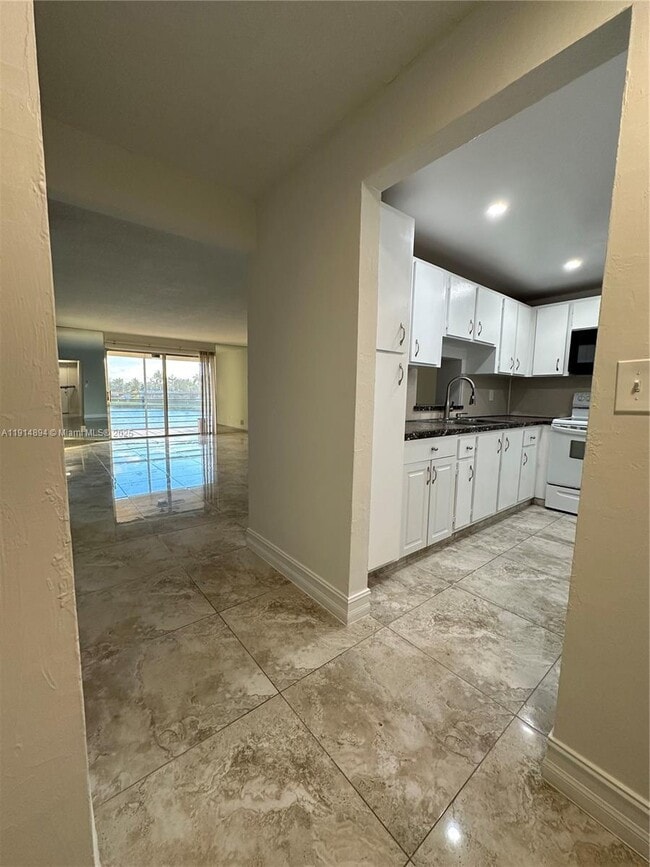 Photo - 311 SE 3rd St Unit 209