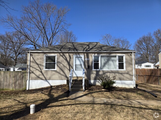 Building Photo - 1909 Farrell Dr Rental