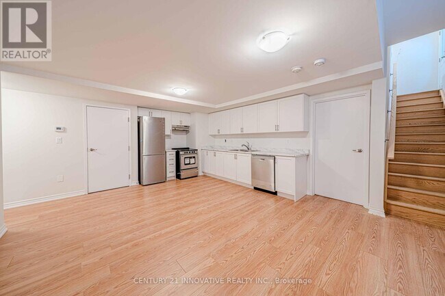 Photo - 137 Terry Fox Dr