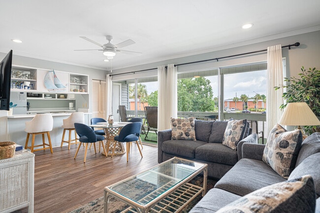 Photo - 4000 Gulf Terrace Dr