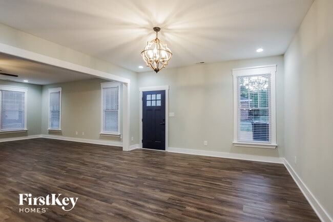 Photo - 300 S Crawford St